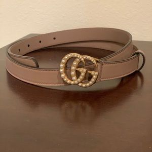 Leather belt with pearl Double G buckle